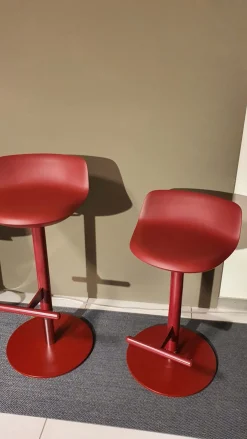 Sgabello senza braccioli Tulij   a prezzo scontato Sgabelli