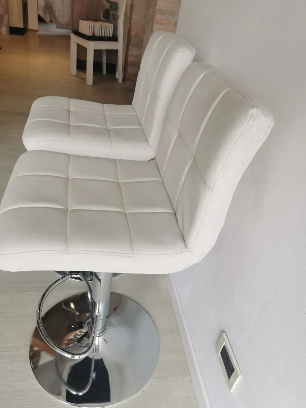 New Sgabello Sgabello con base centrale convenienti Sgabelli