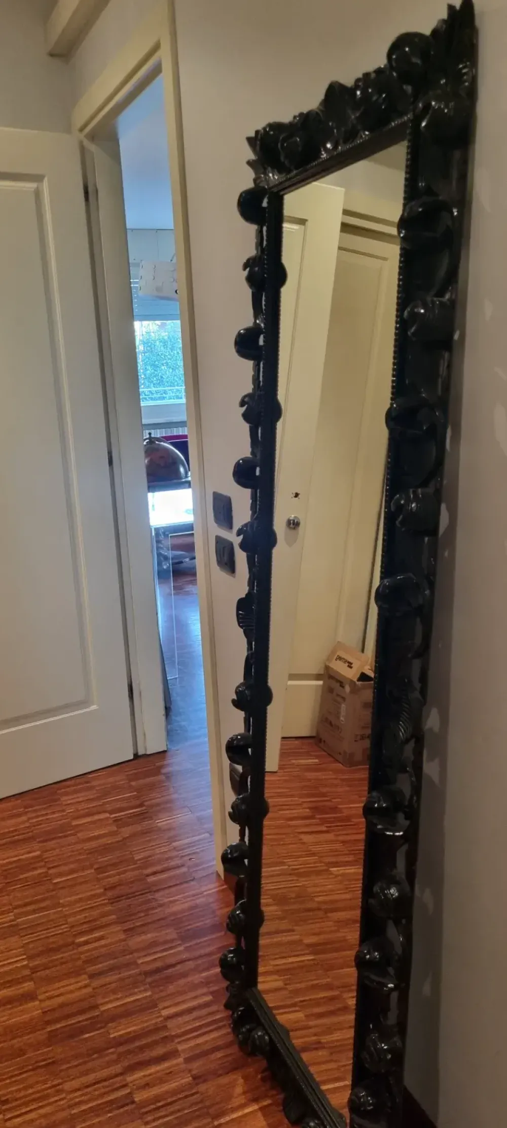 Specchiera modello Specchio chiocciola di a prezzi outlet Specchiere