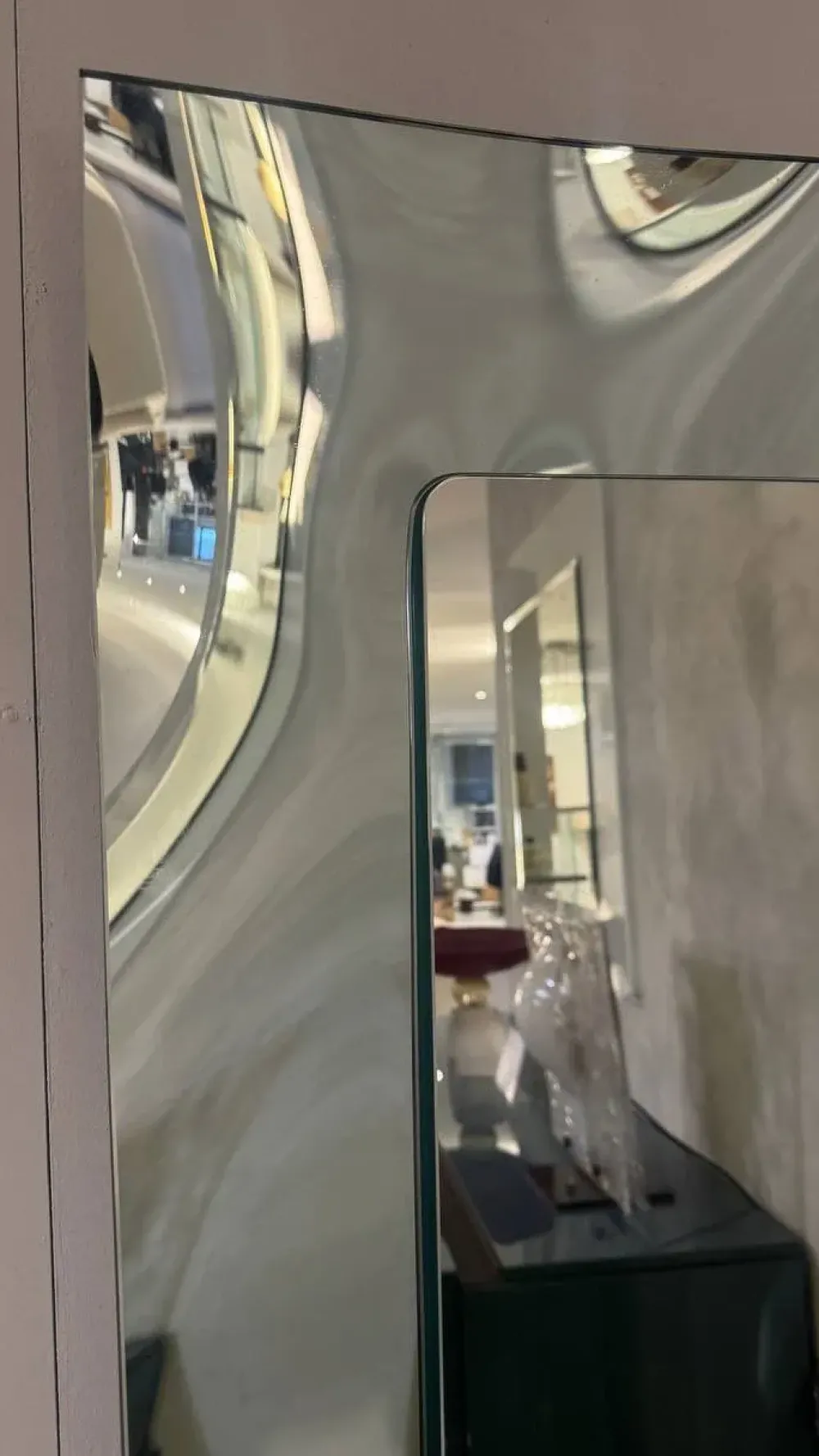 Hot Specchiera stile design modello Mirage in OFFERTA OUTLET Specchiere