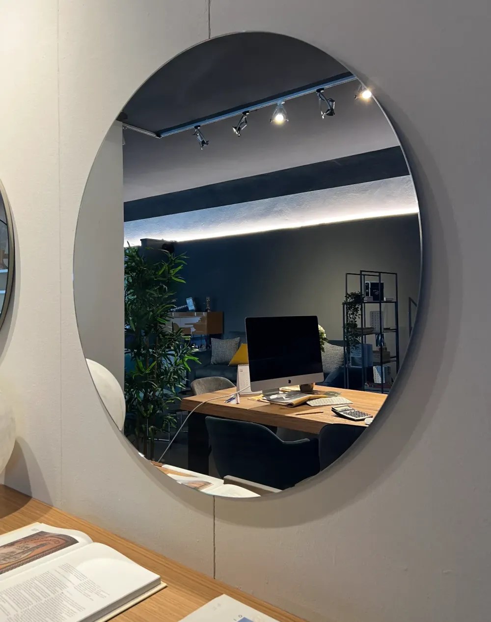 Lago Specchio moderna Punto di scontato -32%- Specchiere