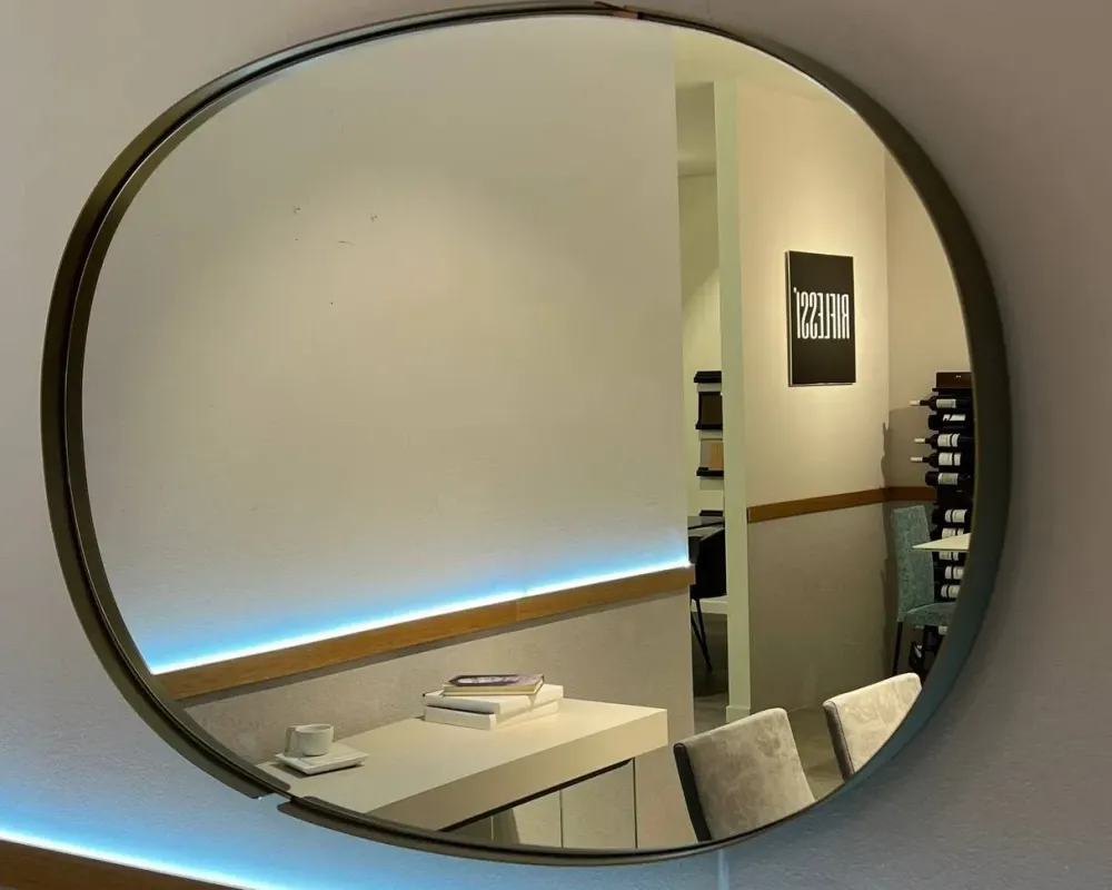 Specchio stile moderna modello Lumiere in OFFERTA OUTLET^Riflessi Outlet