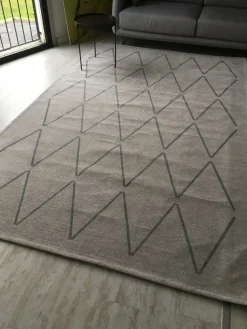 Doimo Salotti Tappeto Moderno rettangolare  modello Tappeto zig zag scontato con forte sconto- Tappeti