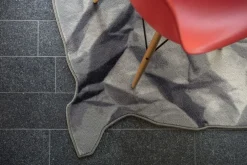 Mogg Tappeto Moderno sagomato  modello Neversaid a prezzi convenienti- Tappeti