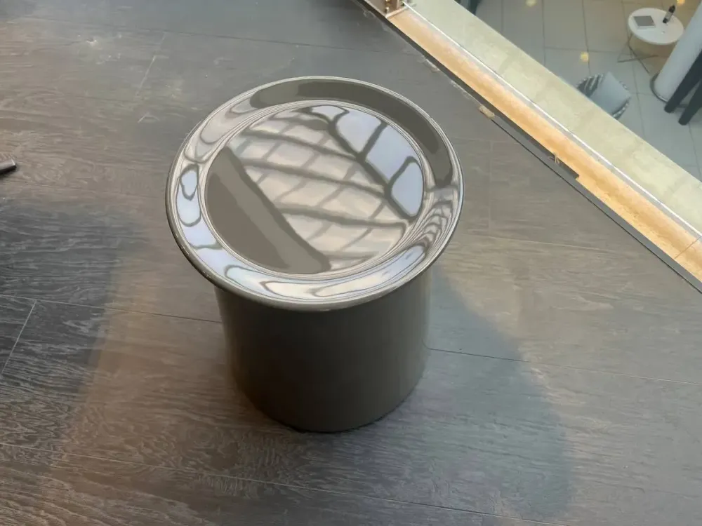 Tavolino Dama della firma con forte sconto - 35%^Poliform New