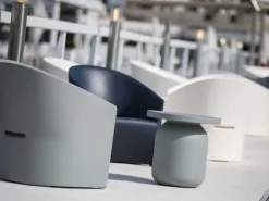 Tavolino design Juju di a prezzo scontato^Serralunga