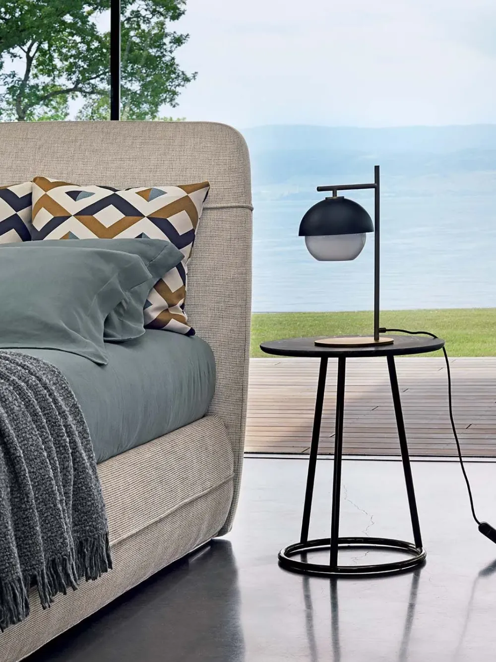 Tavolino design modello Angle di scontato^Flou Clearance