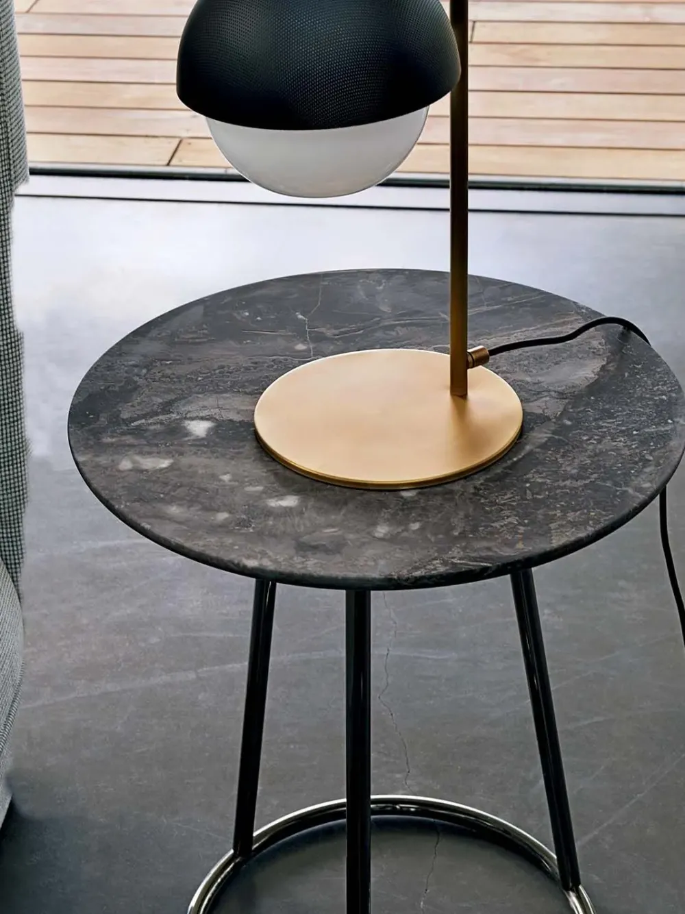 Tavolino design modello Angle di scontato^Flou Clearance