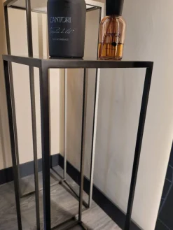 New Tavolino design Narciso di a prezzo ribassato Tavolini