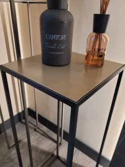 New Tavolino design Narciso di a prezzo ribassato Tavolini