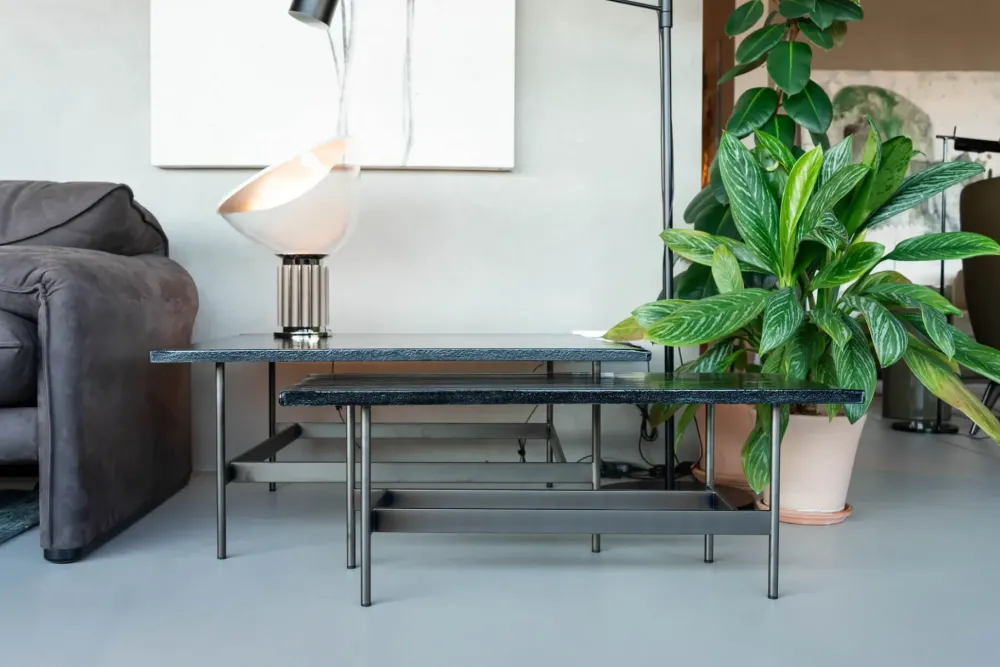 Tavolino design Waves di a prezzo scontato Tavolini