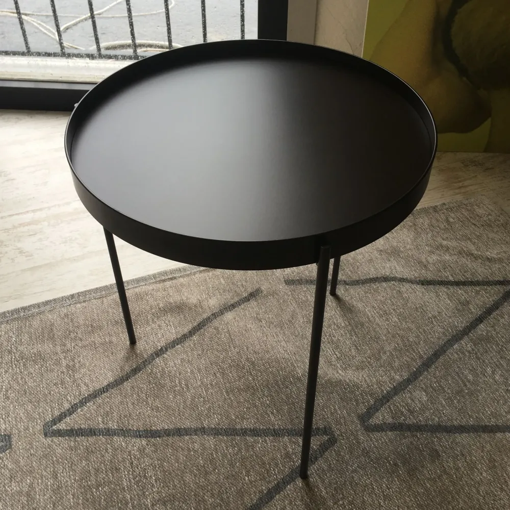 Hot Tavolino modello Tavolino mod. floyd in OFFERTA OUTLET Tavolini