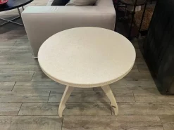 Tavolino modello Con piano in OFFERTA OUTLET^Fendi casa Sale