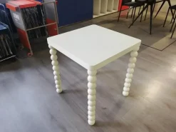 Sale Tavolino Gambe intarsiate dell'azienda con forte sconto Tavolini