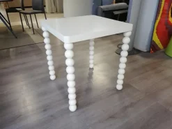 Sale Tavolino Gambe intarsiate dell'azienda con forte sconto Tavolini