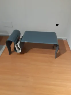 Tavolino modello Tavolino cristallo grigio curvato in OFFERTA OUTLET^La Vetreria Online