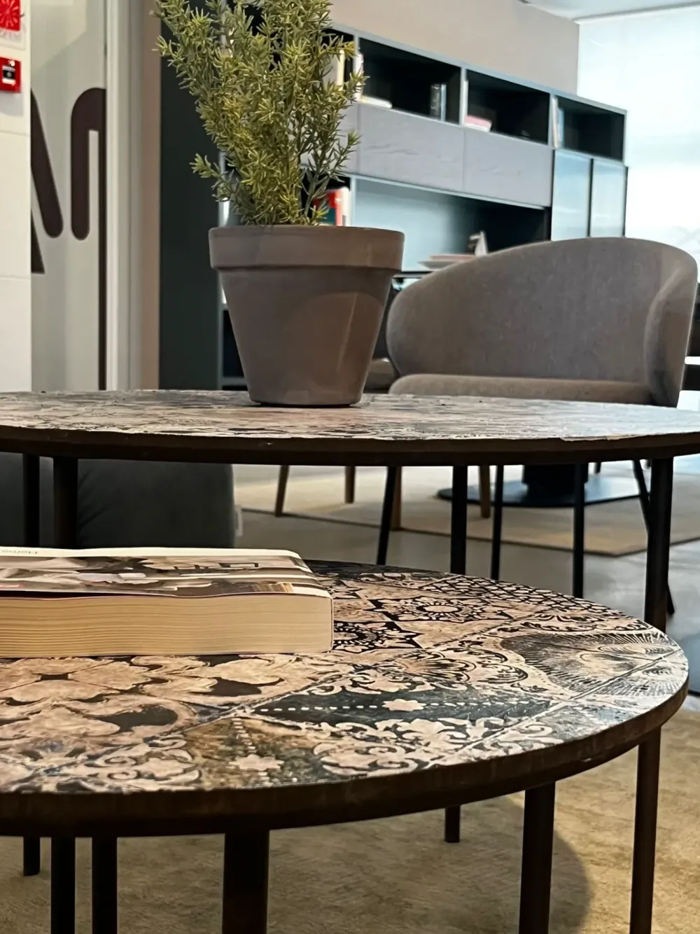 Tavolino modello Tavolini design di a prezzo scontato^Artigianale Online