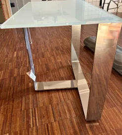 Artigianale Tavolino modello Tavolino in vetro di a prezzo scontato- Tavolini