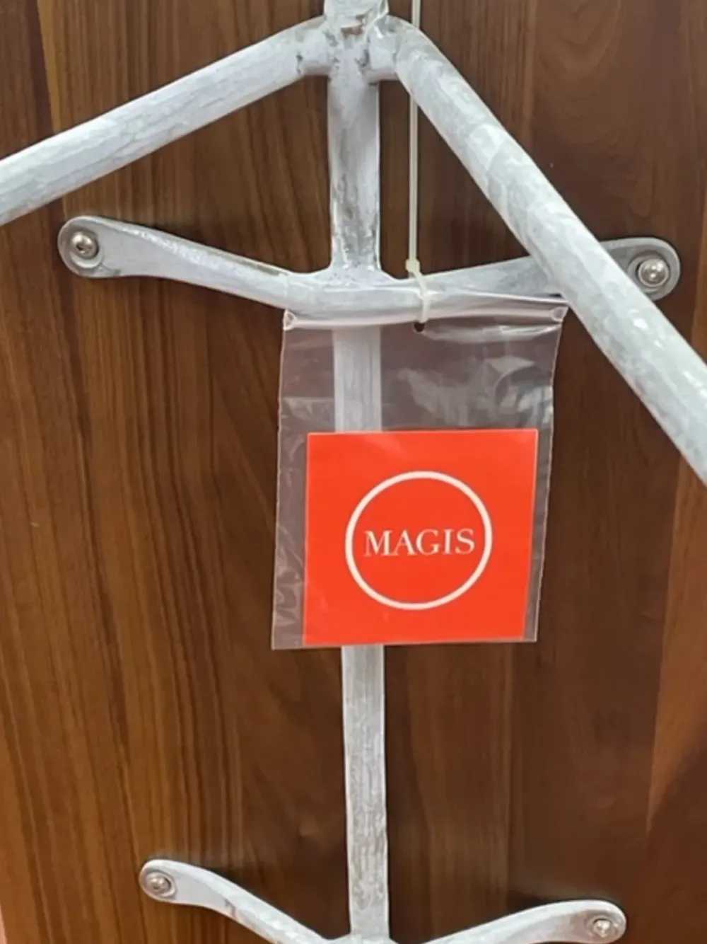 Outlet Tavolino modello Tavolino officina 120x45 h 40 noce di a prezzo scontato Tavolini