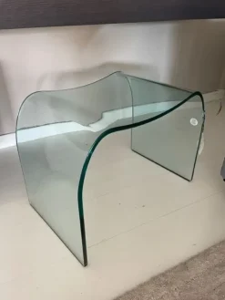 Tavolino moderno Onda pouf di a prezzo ribassato^Fiam New