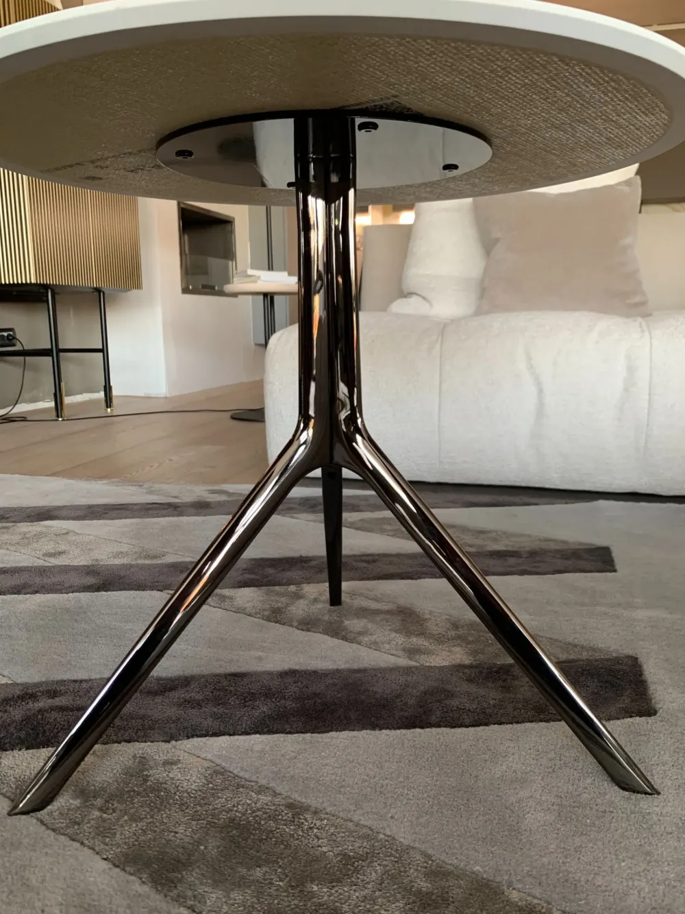 Tavolino modello Iris in OFFERTA OUTLET^Sangiacomo