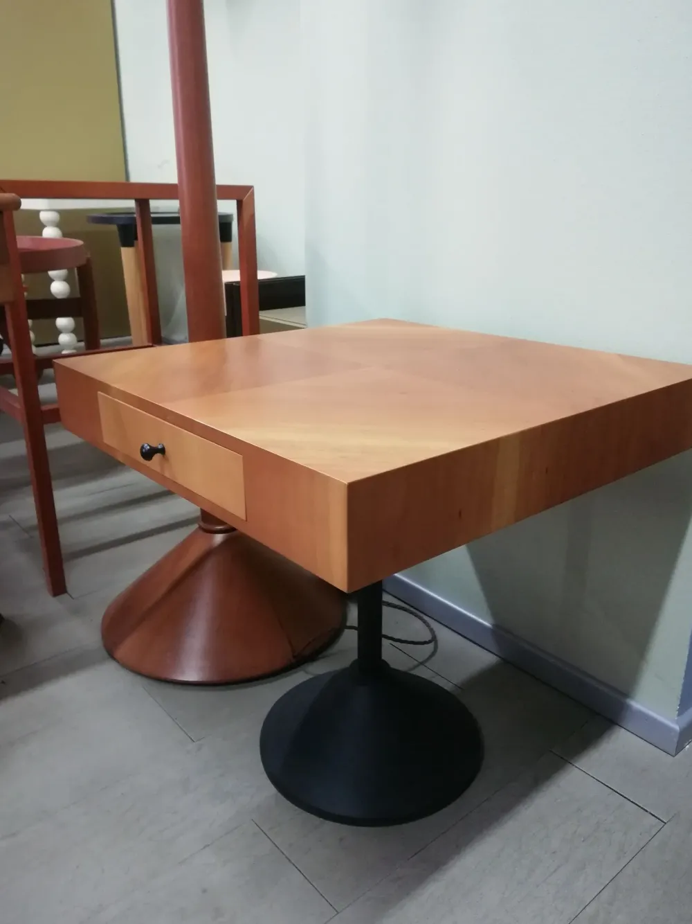 Tavolino modello Con cassetto in OFFERTA OUTLET Tavolini