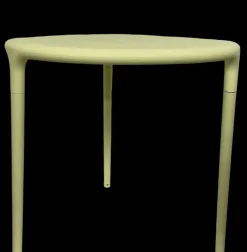 Tavolino Tavolino air table triangolare della firma con forte sconto - 51%^Magis Online