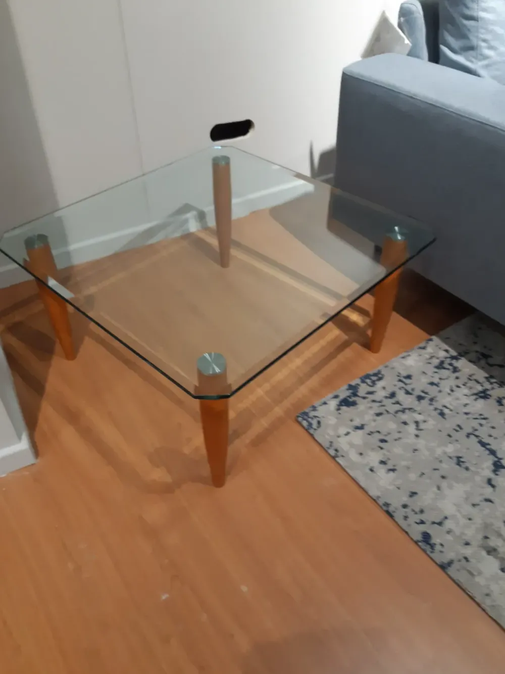 Tavolino Tavolino cristallo noce quadrato della firma con forte sconto - 43%^La Vetreria Online