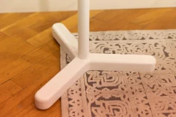 Tavolino Tavolitno vetro con base bianca laccata  della marca in offerta^Artigianale Sale