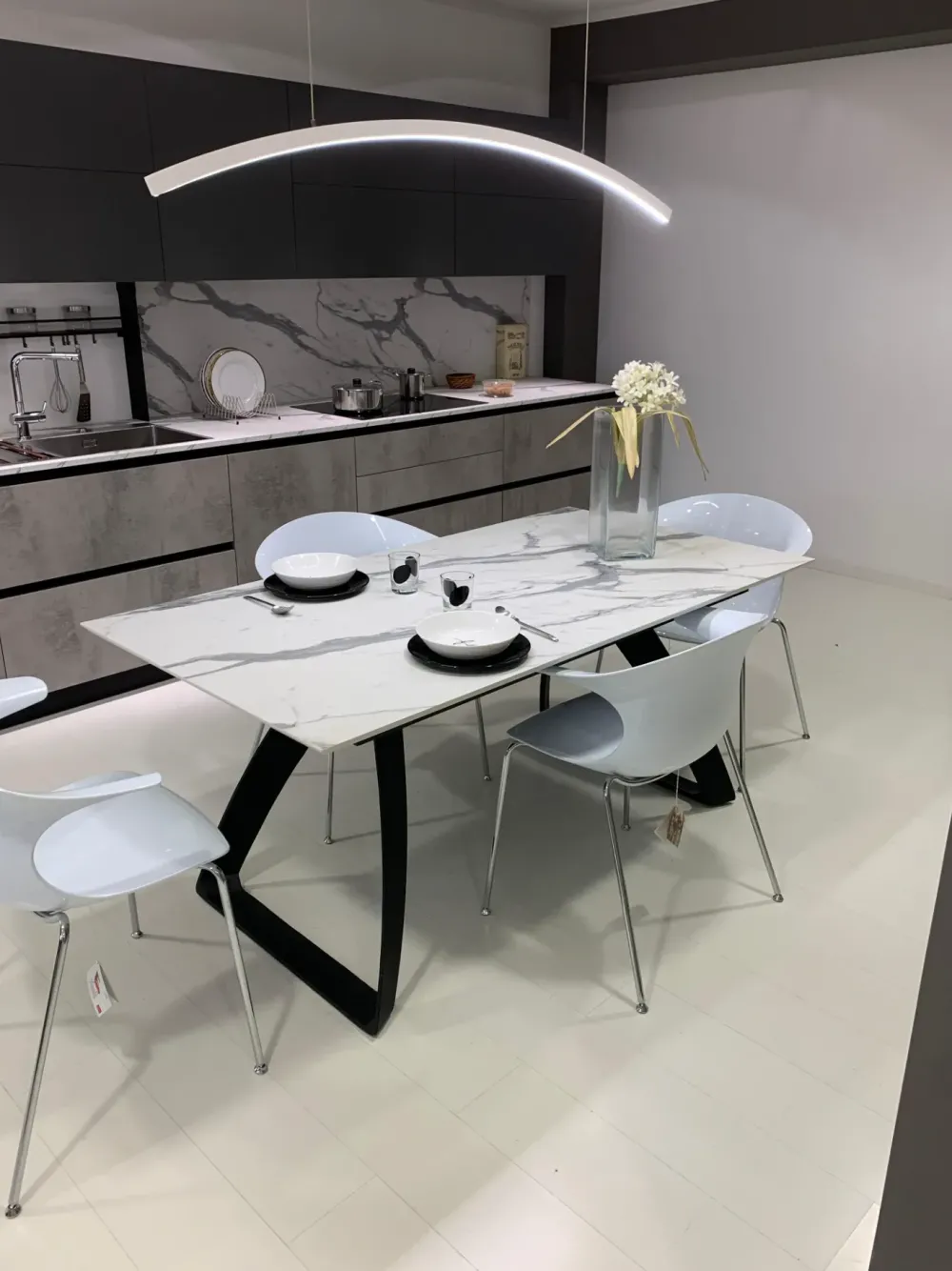 Tavolo Barret a prezzo ribassato^Stones Clearance