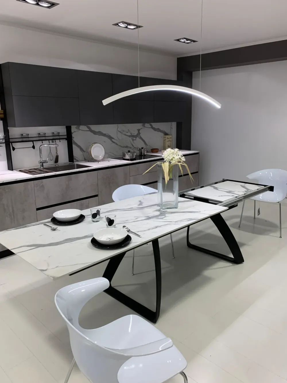 Tavolo Barret a prezzo ribassato^Stones Clearance