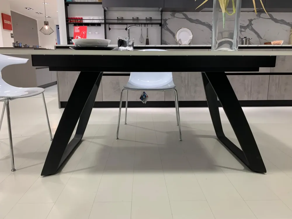 Tavolo Barret a prezzo ribassato^Stones Clearance