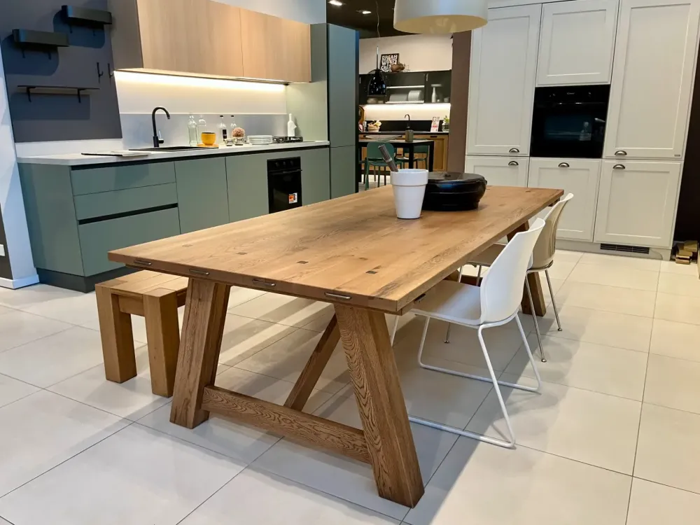 Devina Nais Tavolo Castle in legno Fisso- Tavoli