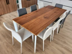 Hot Tavolo con piano in legno rettangolare di a PREZZO OUTLET Tavoli