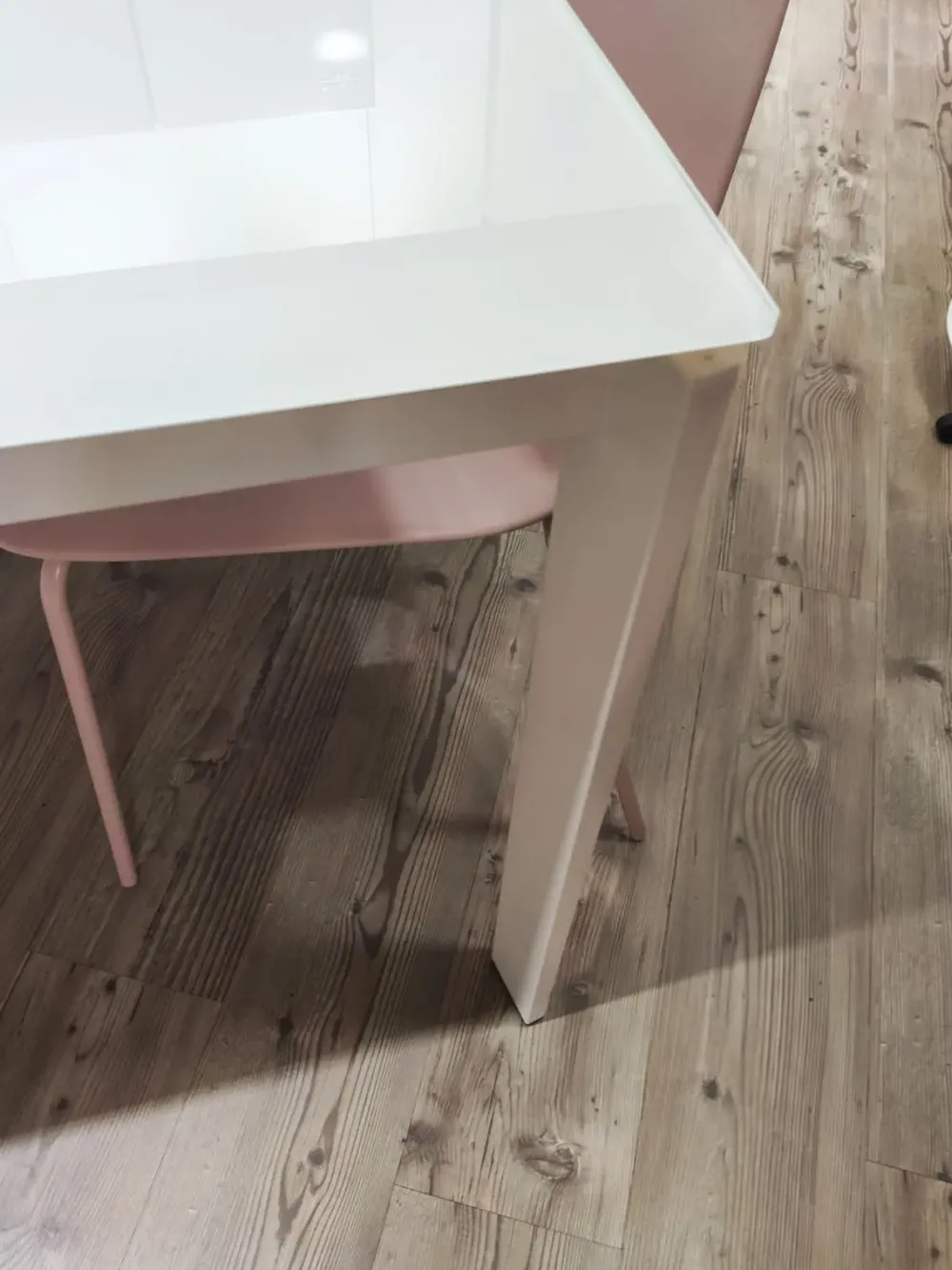 New Tavolo con piano in vetro rettangolare di a PREZZO OUTLET Tavoli