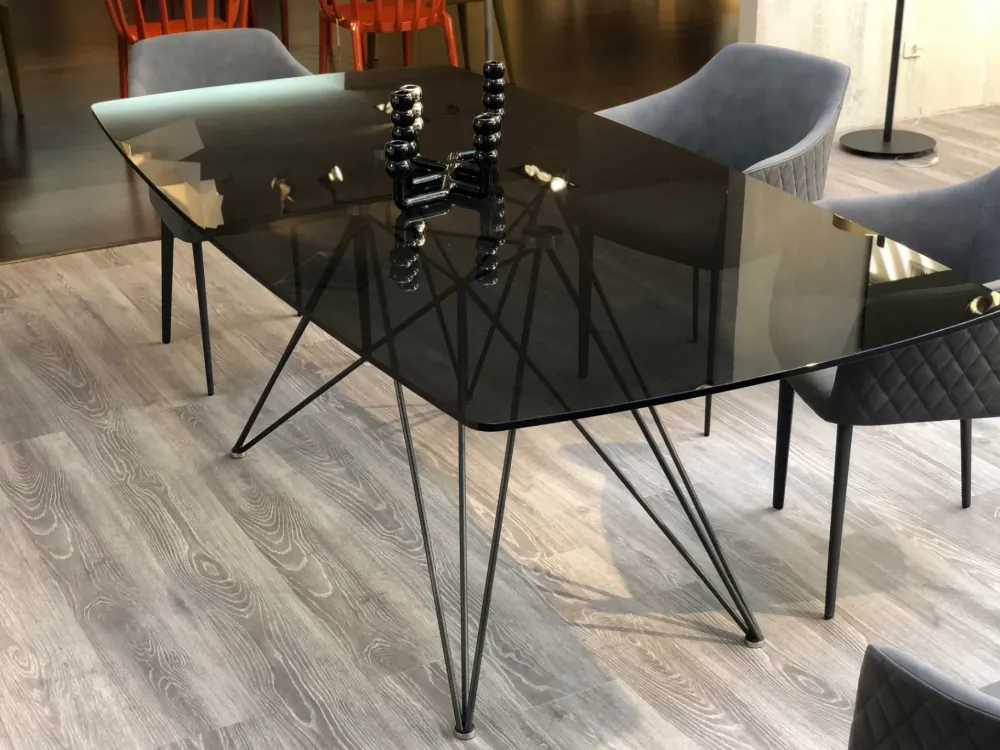 Clearance Tavolo con piano in vetro rettangolare di a PREZZO OUTLET Tavoli