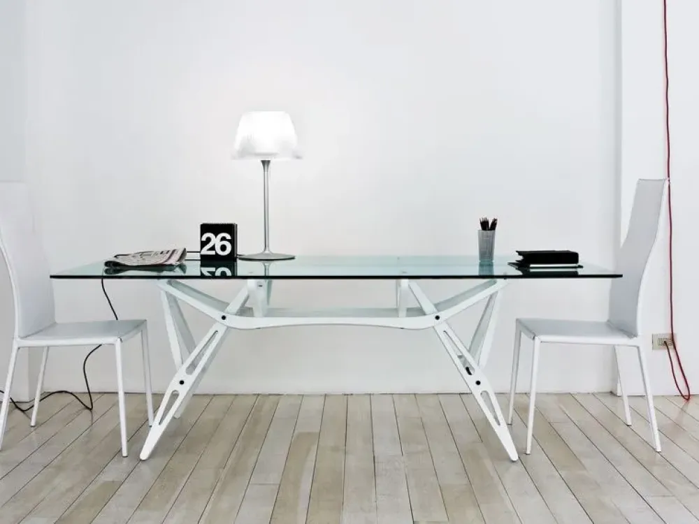 Zanotta Tavolo con piano in vetro rettangolare di a PREZZO OUTLET- Tavoli