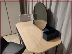 Discount Tavolo consolle modello Ninfea con specchio a prezzo scontato Consolle