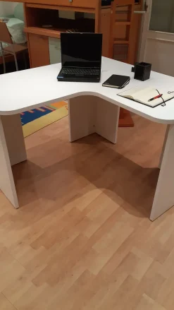 Outlet Tavolo Corner di scontato del 37% Tavoli