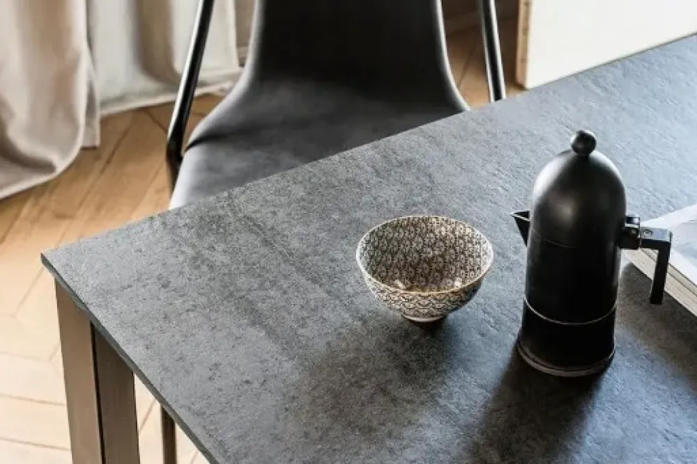 Tavolo in ceramica rettangolare Badu' xl a prezzo scontato^MIDJ