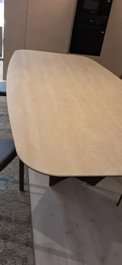 Cattelan Italia Tavolo in ceramica sagomato Skorpio   in offerta outlet- Tavoli