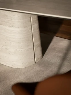 Tavolo in ceramica sagomato Napoleon in offerta outlet^Cattelan Italia Online