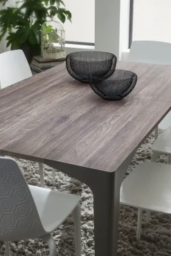 Discount Tavolo in laminato rettangolare Ettore   a prezzo scontato Tavoli