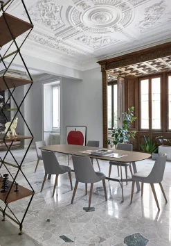 Tavolo in legno ovale Vertigo a prezzo scontato Tavoli