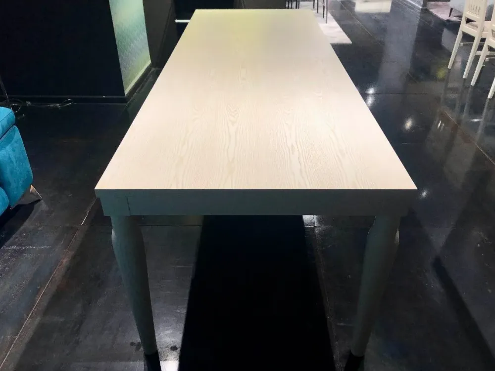 Outlet Tavolo in legno rettangolare Slamet in offerta outlet Tavoli