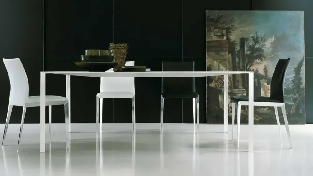 Tavolo in metallo rettangolare Less less in Offerta Outlet^Molteni & C