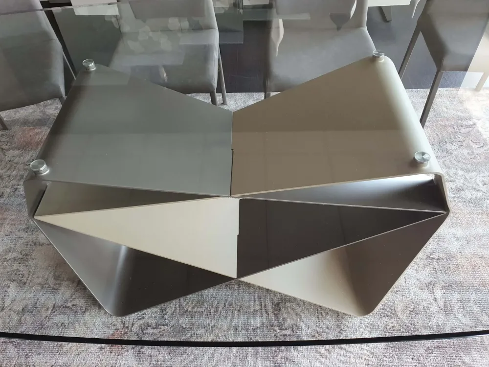 Outlet Tavolo in vetro ellittico Gem a prezzo ribassato Tavoli