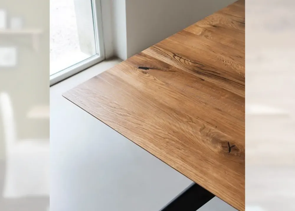 Alta Corte Tavolo Metal in legno rovere massello di scontato del 30%- Tavoli