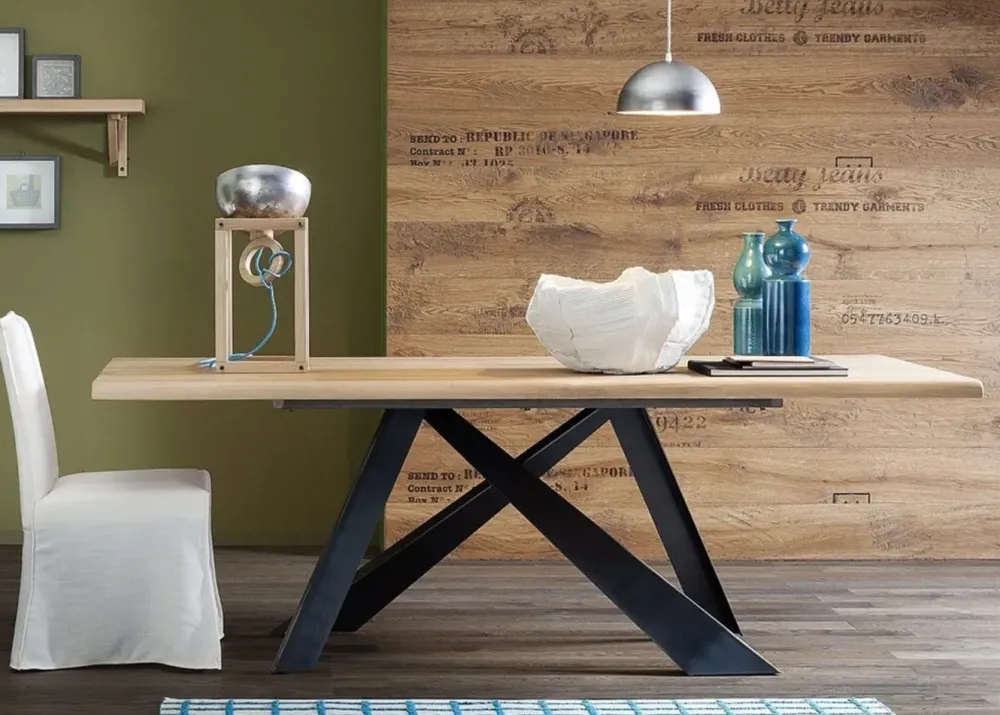 Alta Corte Tavolo Metal in legno rovere massello di scontato del 30%- Tavoli