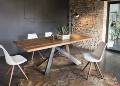 Alta Corte Tavolo Metal in legno rovere massello di scontato del 30%- Tavoli